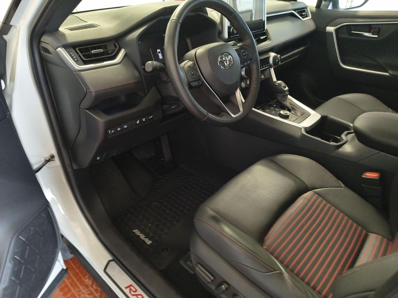 2023 Toyota RAV4 Plug-In Hybrid XSE Photo