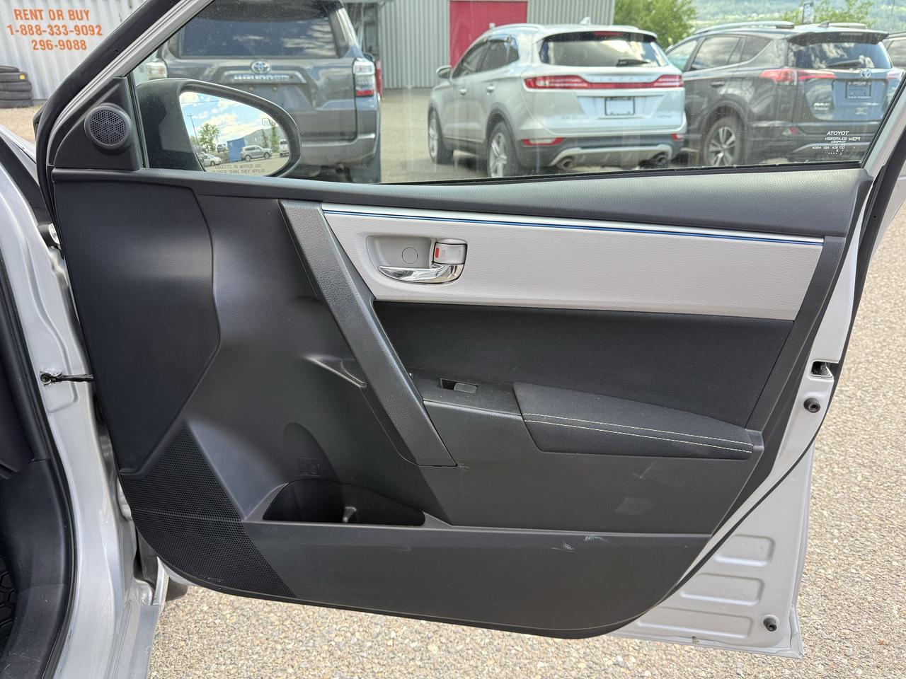 2014 Toyota Corolla LE Photo