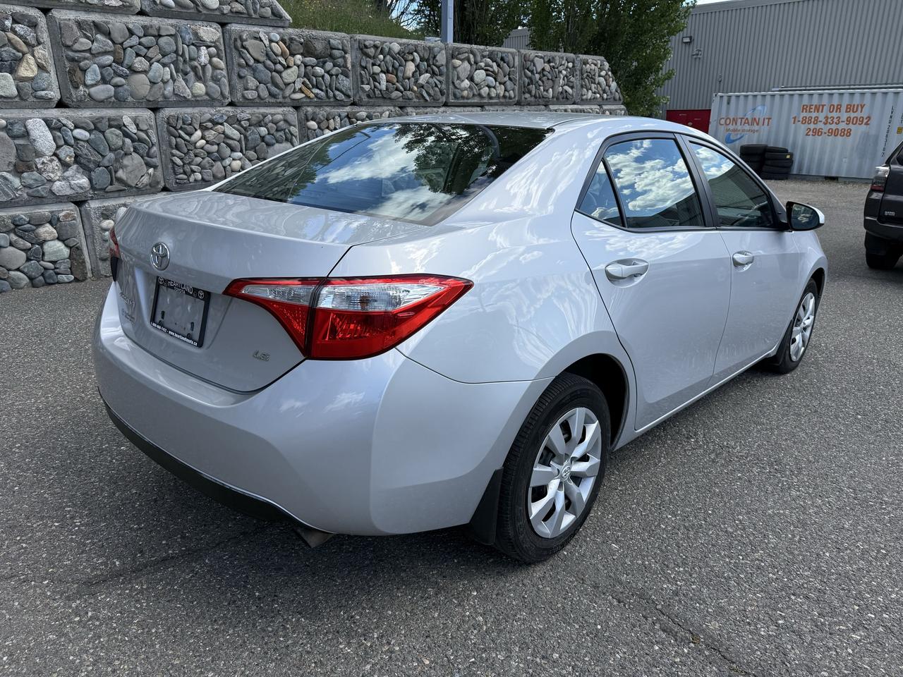 2014 Toyota Corolla LE Photo