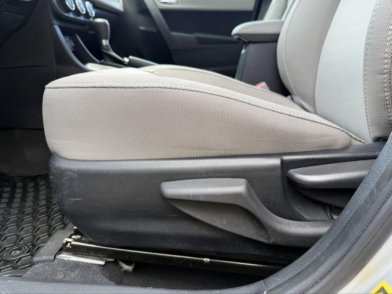 2014 Toyota Corolla LE Photo