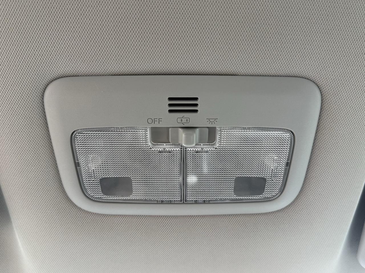 2014 Toyota Corolla LE Photo