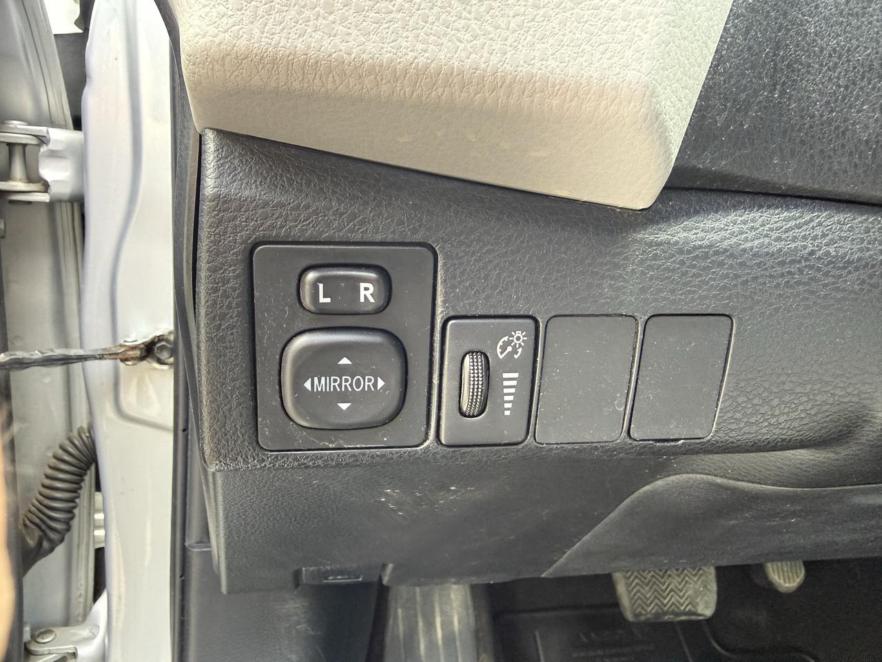 2014 Toyota Corolla LE Photo