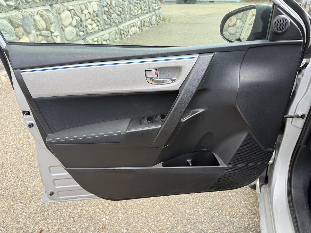 2014 Toyota Corolla LE Photo