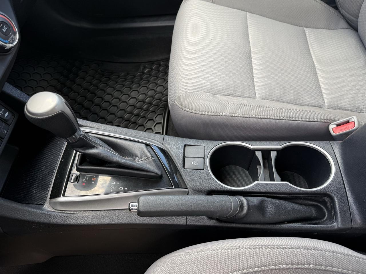 2014 Toyota Corolla LE Photo