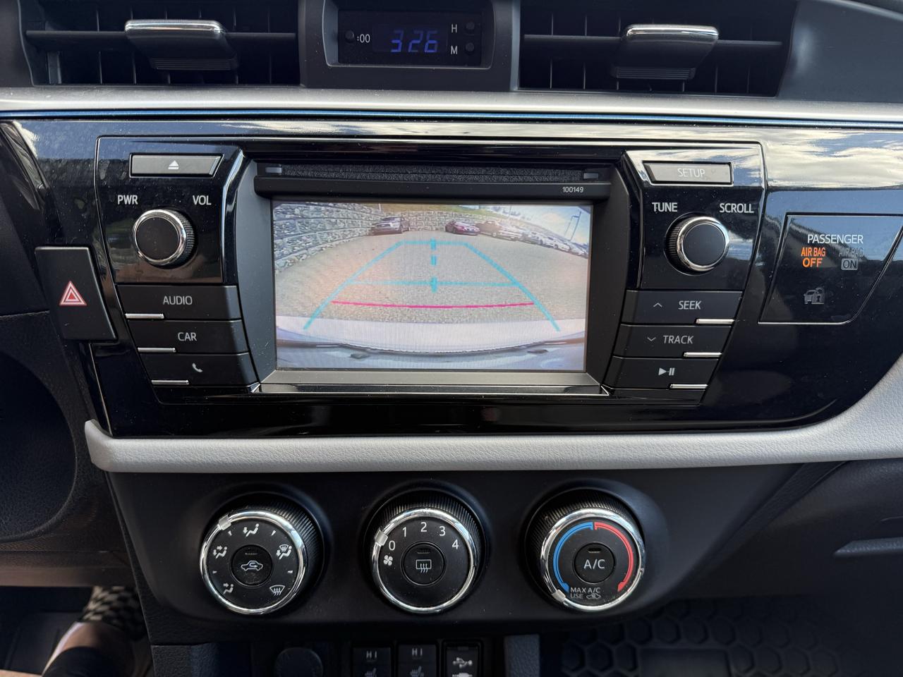 2014 Toyota Corolla LE Photo