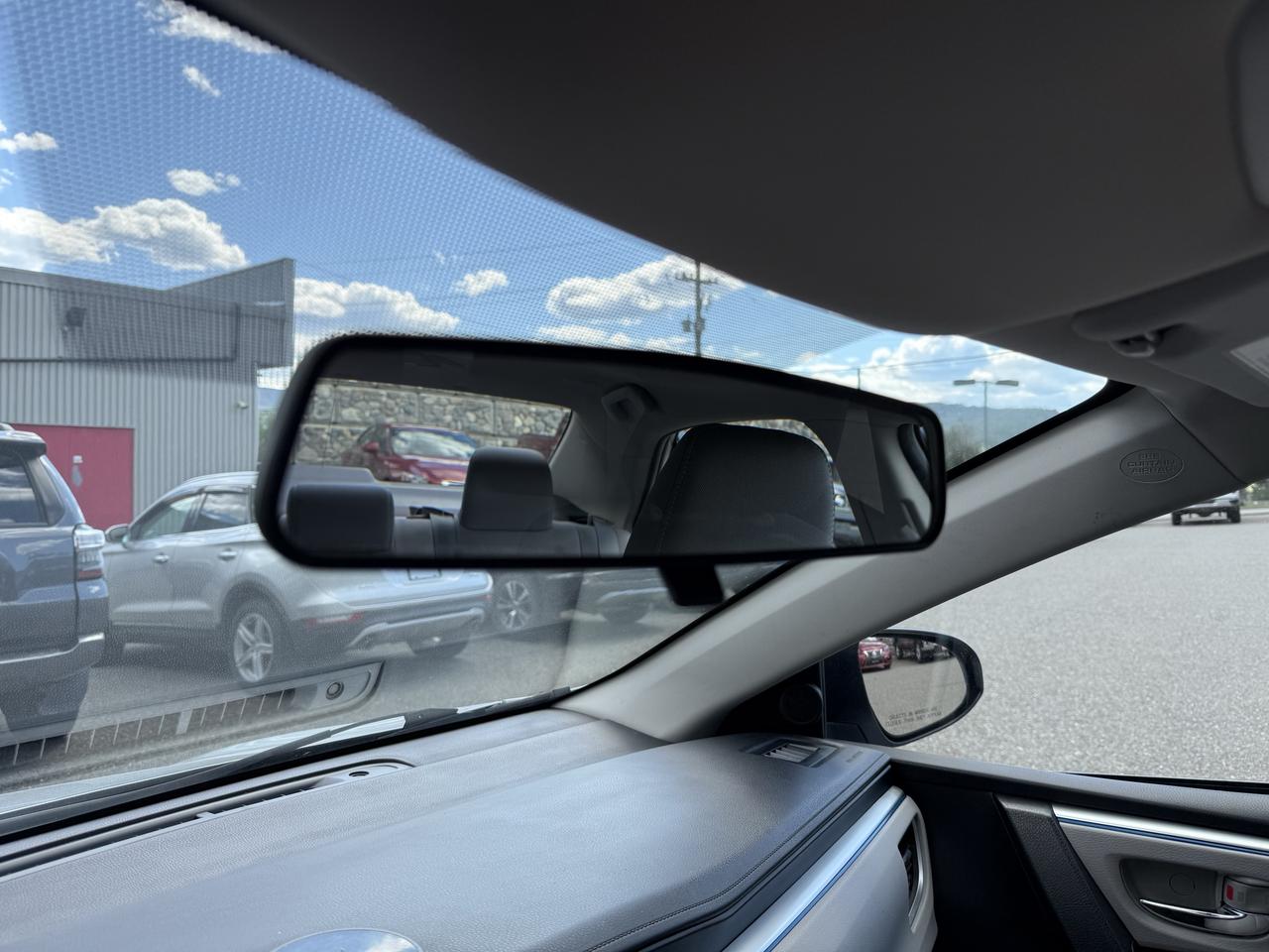 2014 Toyota Corolla LE Photo