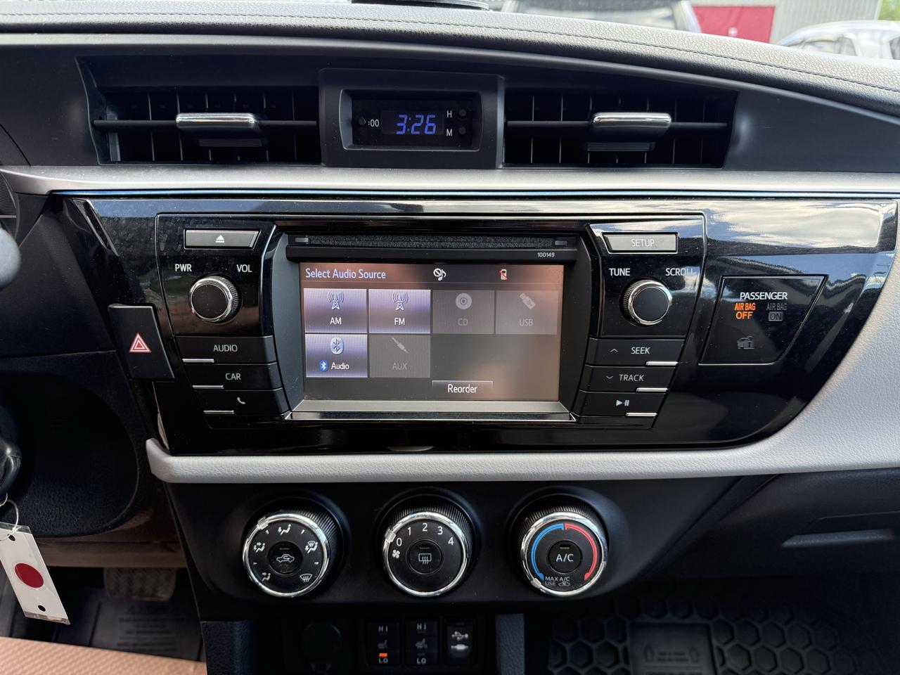 2014 Toyota Corolla LE Photo