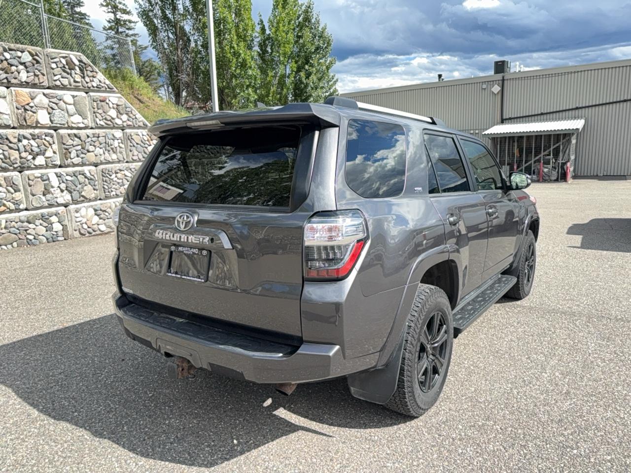 2019 Toyota 4Runner SR5 Photo