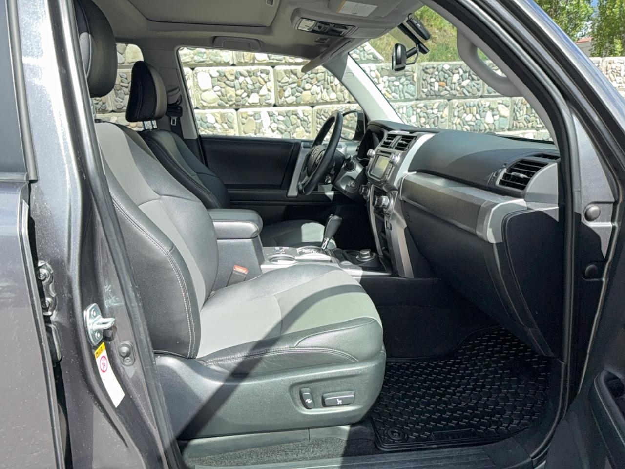 2019 Toyota 4Runner SR5 Photo