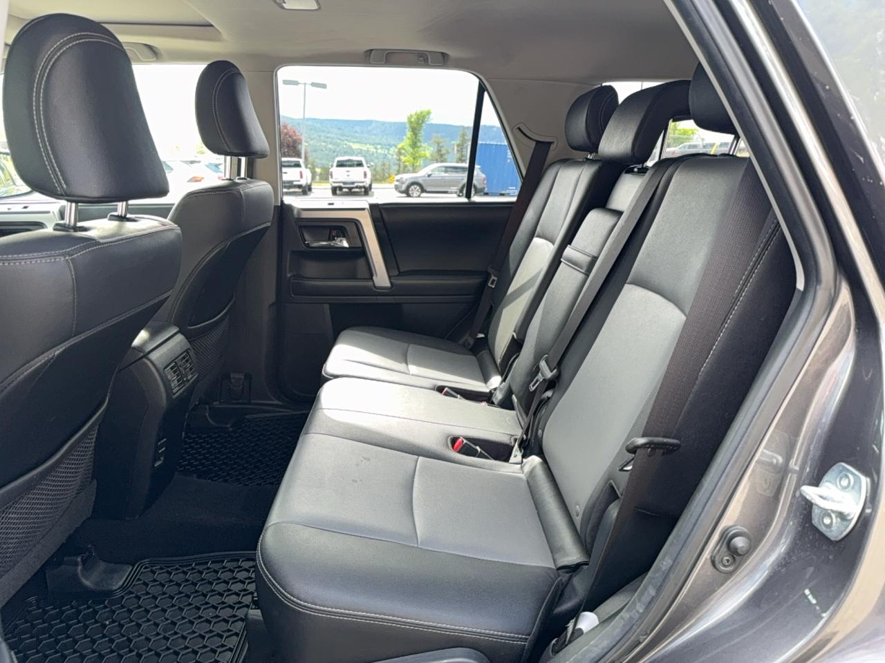 2019 Toyota 4Runner SR5 Photo