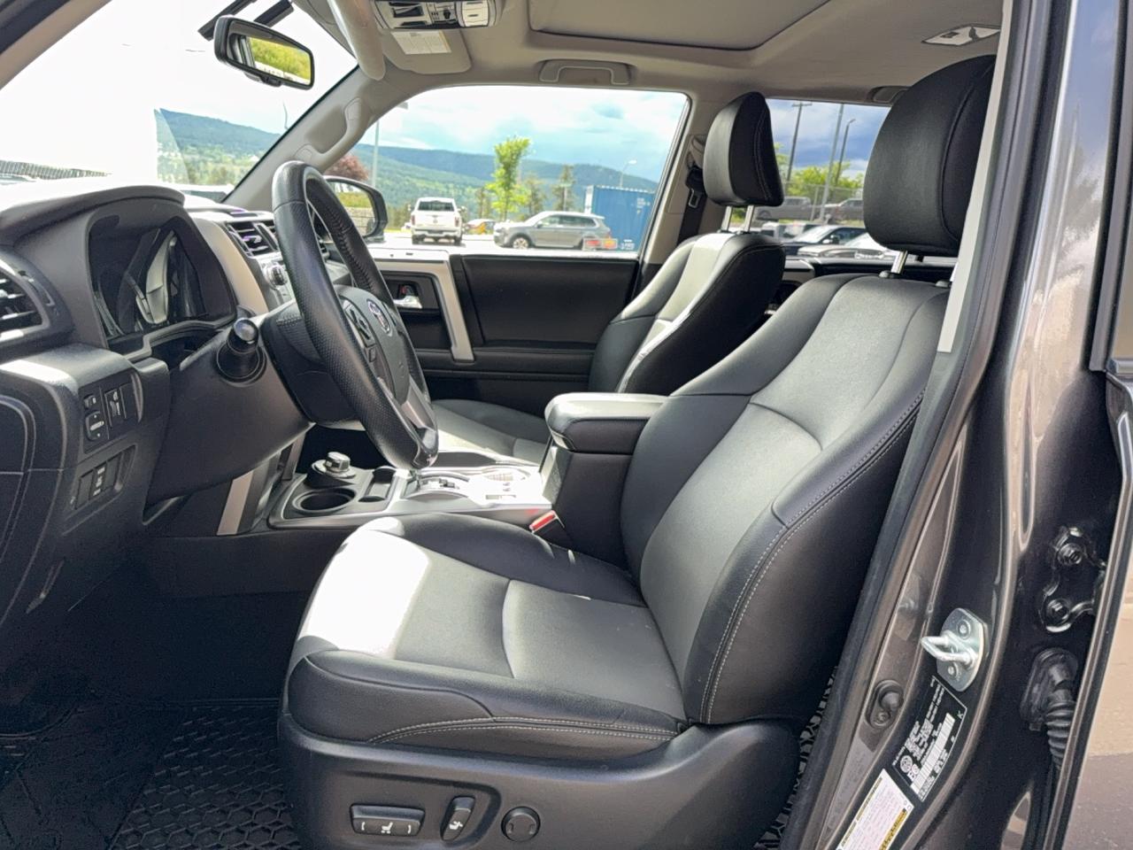 2019 Toyota 4Runner SR5 Photo