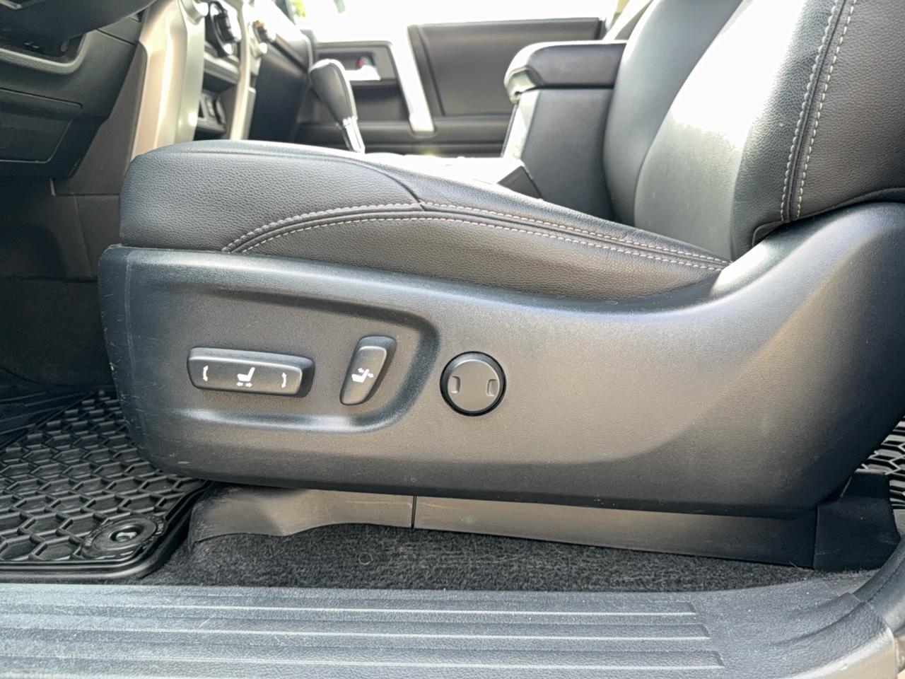 2019 Toyota 4Runner SR5 Photo