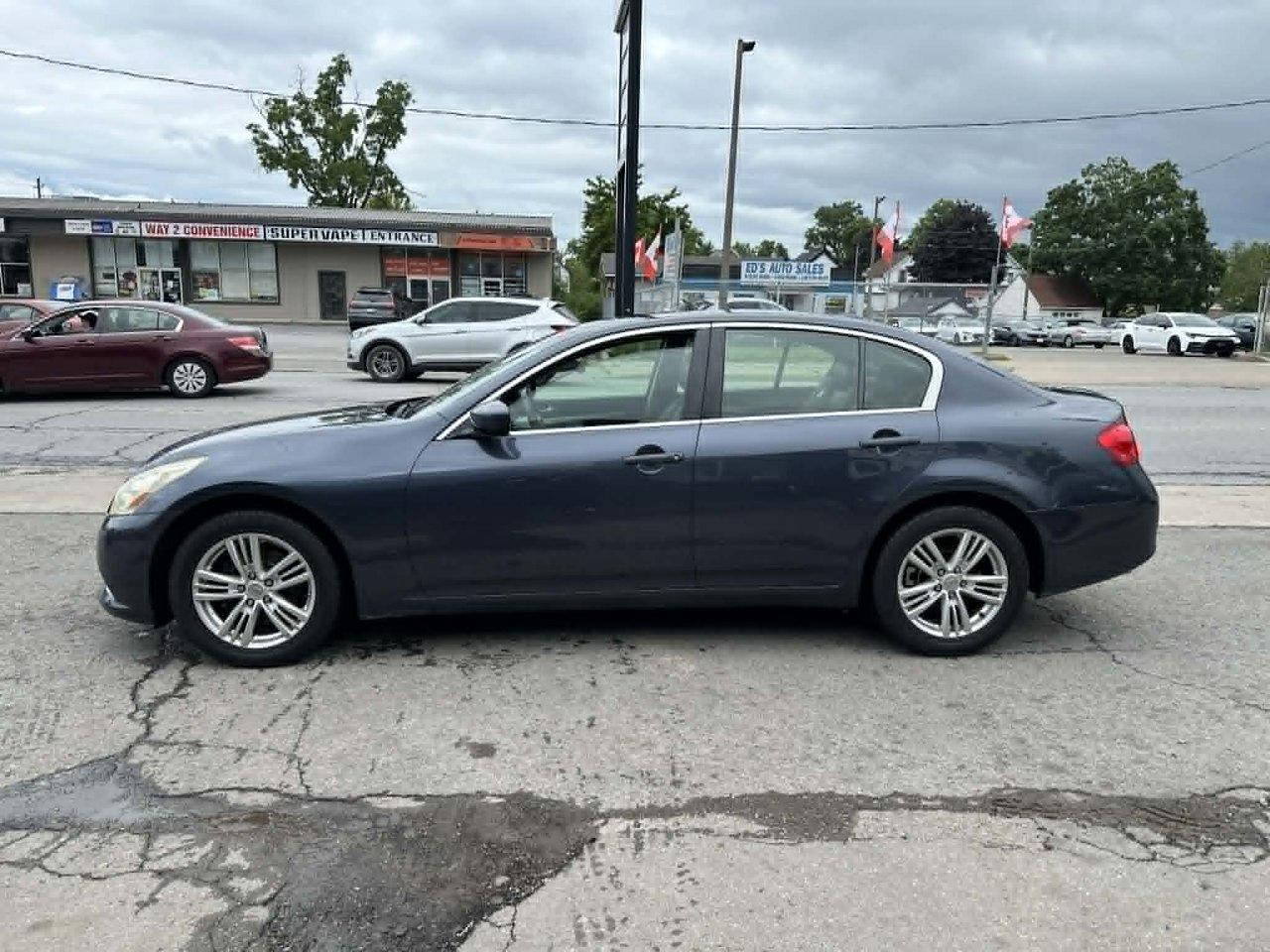 2010 Infiniti G37 Sedan x Photo