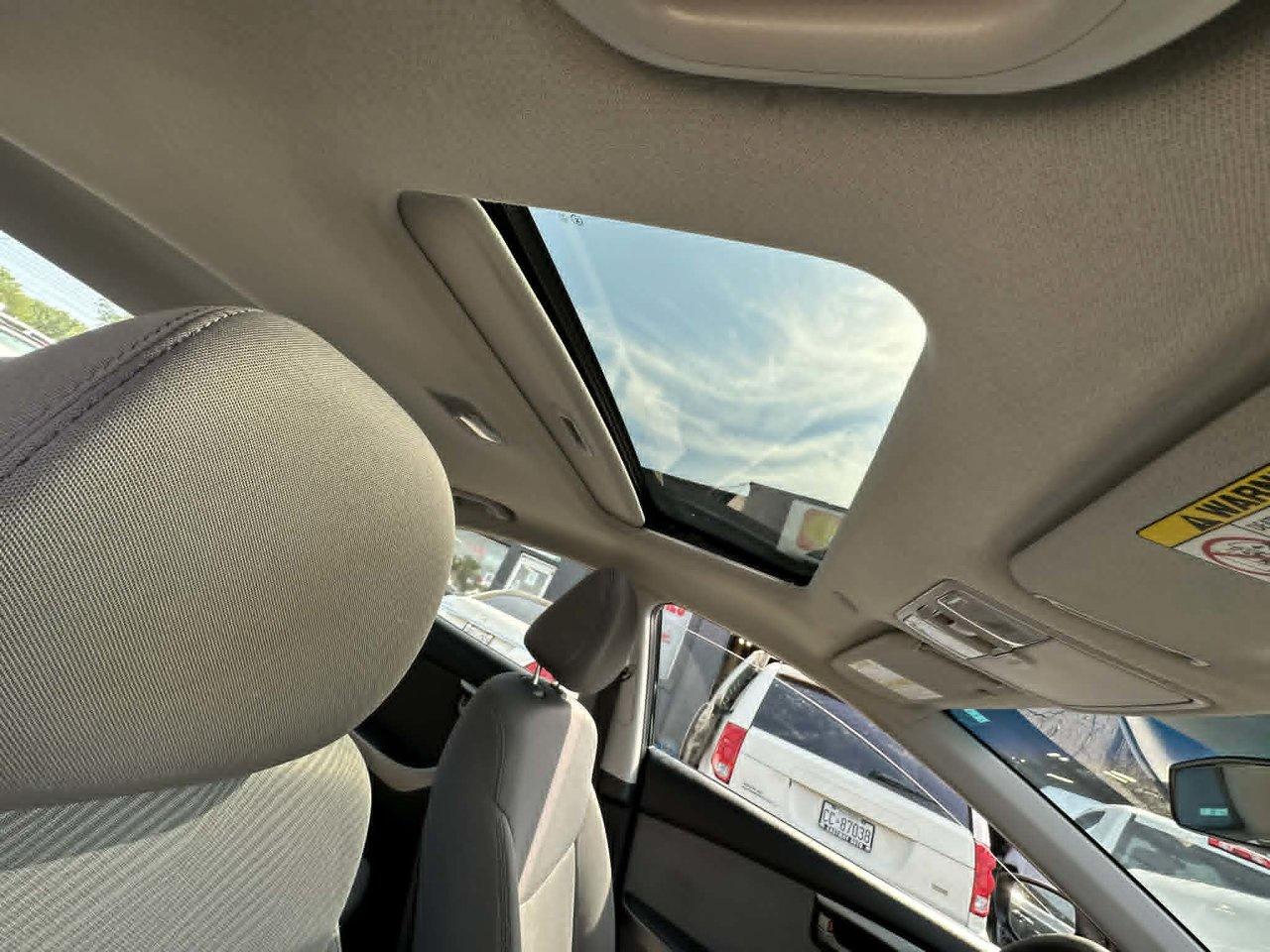 2012 Hyundai Elantra GLS - Photo #12