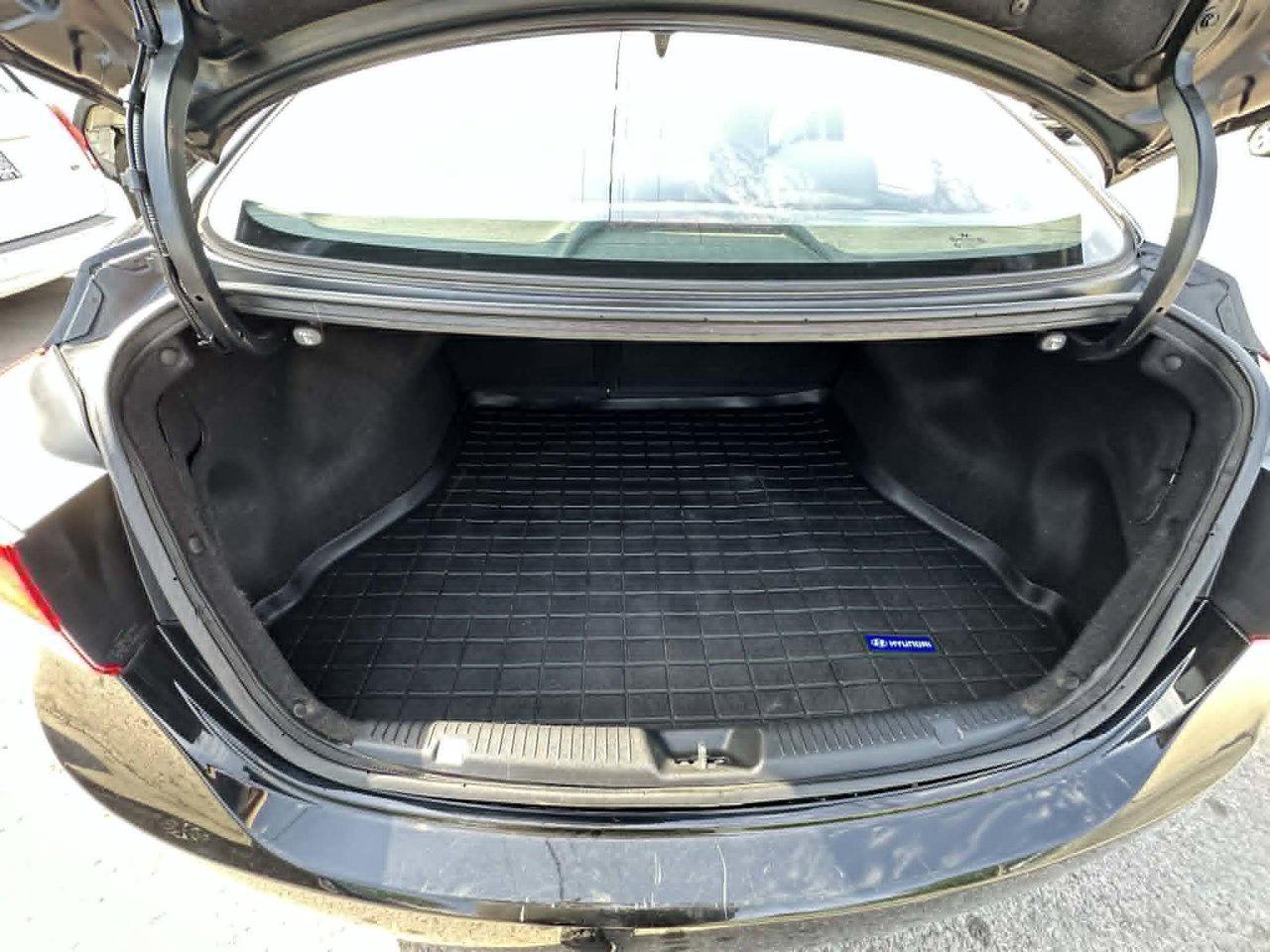 2012 Hyundai Elantra GLS Photo