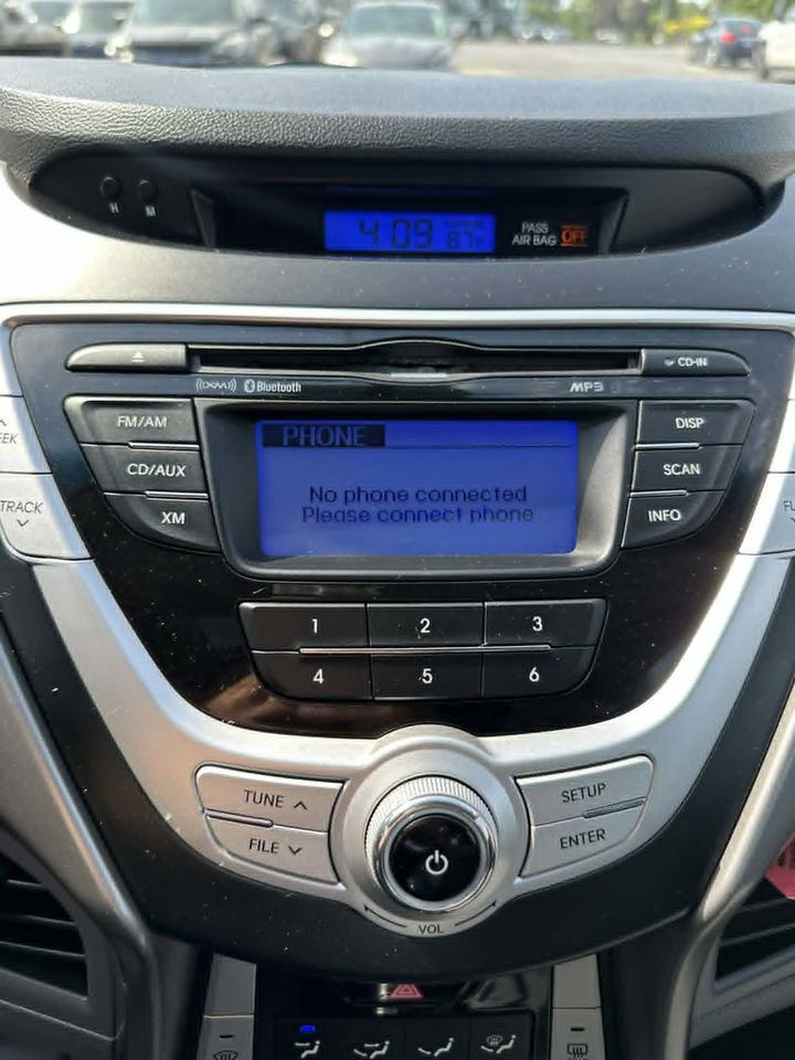 2012 Hyundai Elantra GLS Photo