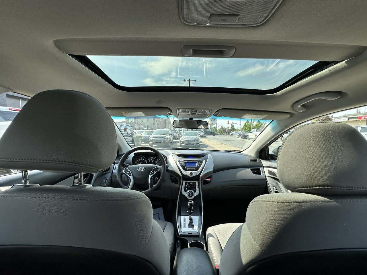 2012 Hyundai Elantra GLS Photo