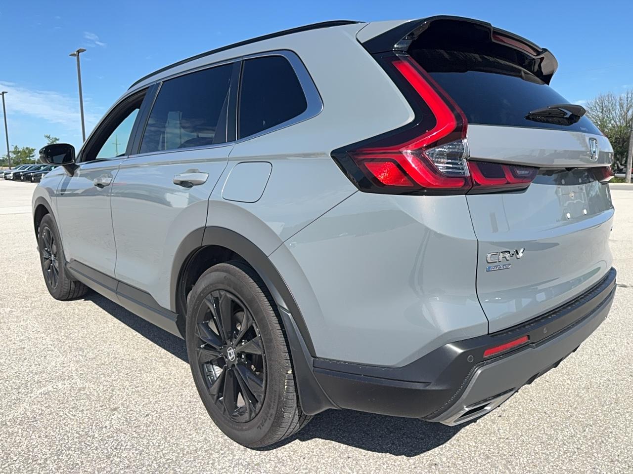 2023 Honda CR-V Hybrid Touring Hybrid 4WD Photo2