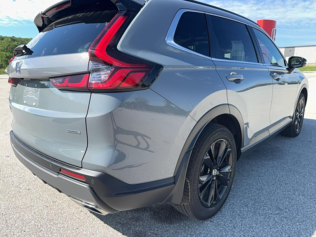 2023 Honda CR-V Hybrid Touring Hybrid 4WD Photo4