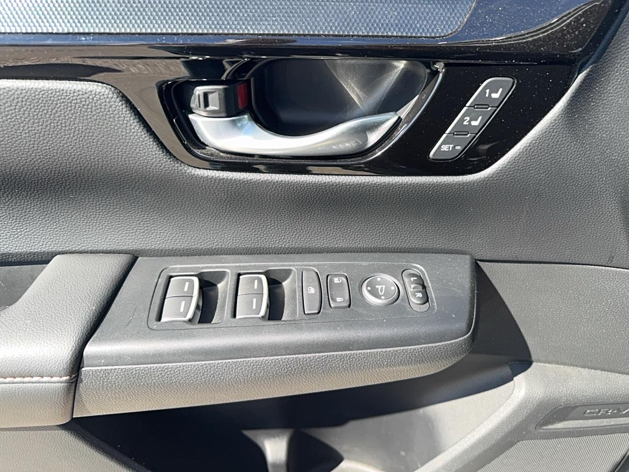 2023 Honda CR-V Hybrid Touring Hybrid 4WD Photo