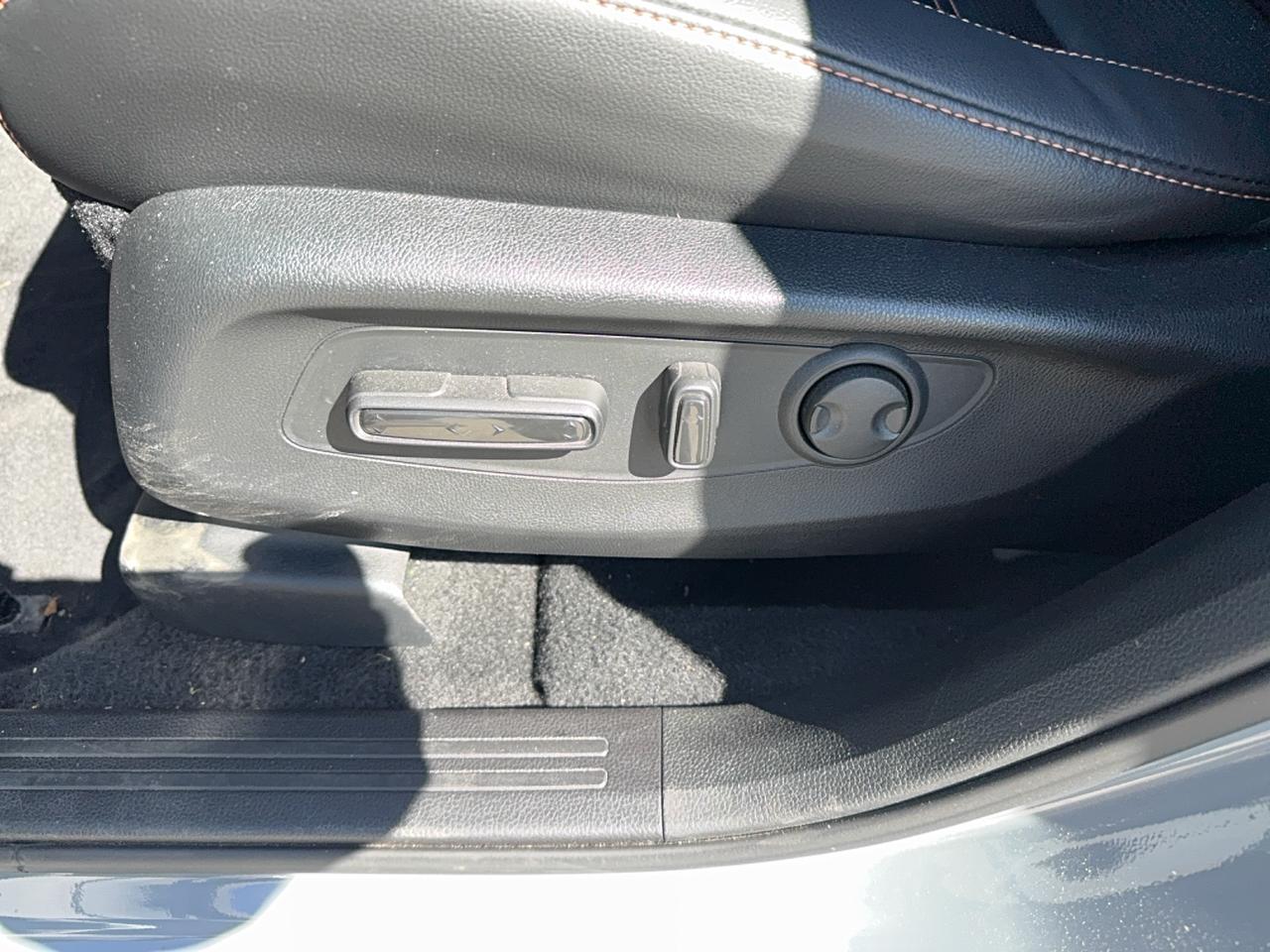 2023 Honda CR-V Hybrid Touring Hybrid 4WD Photo