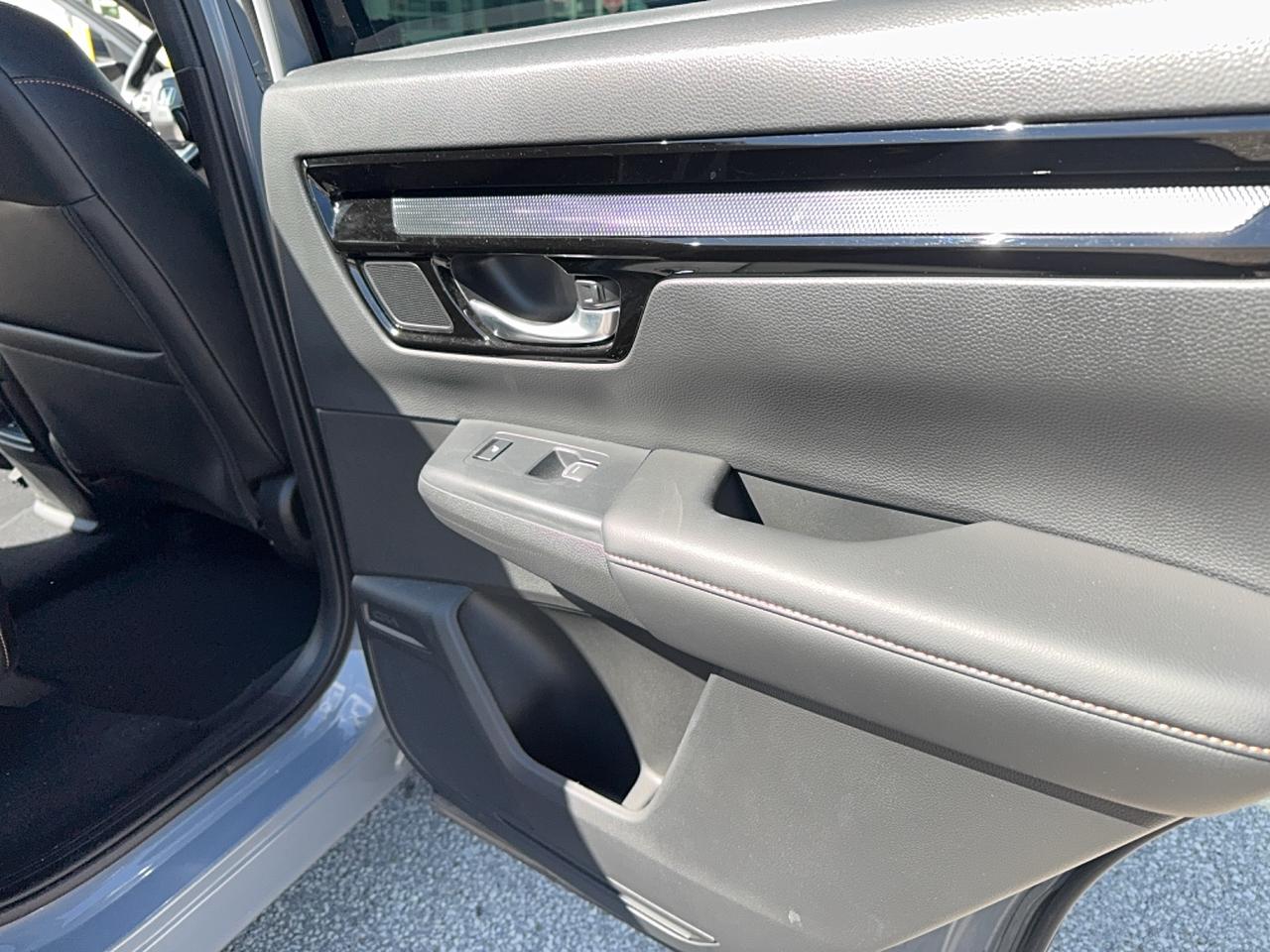 2023 Honda CR-V Hybrid Touring Hybrid 4WD Photo