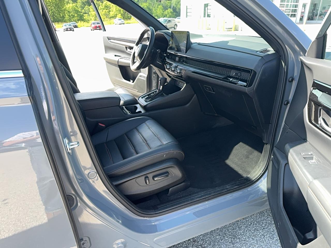 2023 Honda CR-V Hybrid Touring Hybrid 4WD Photo