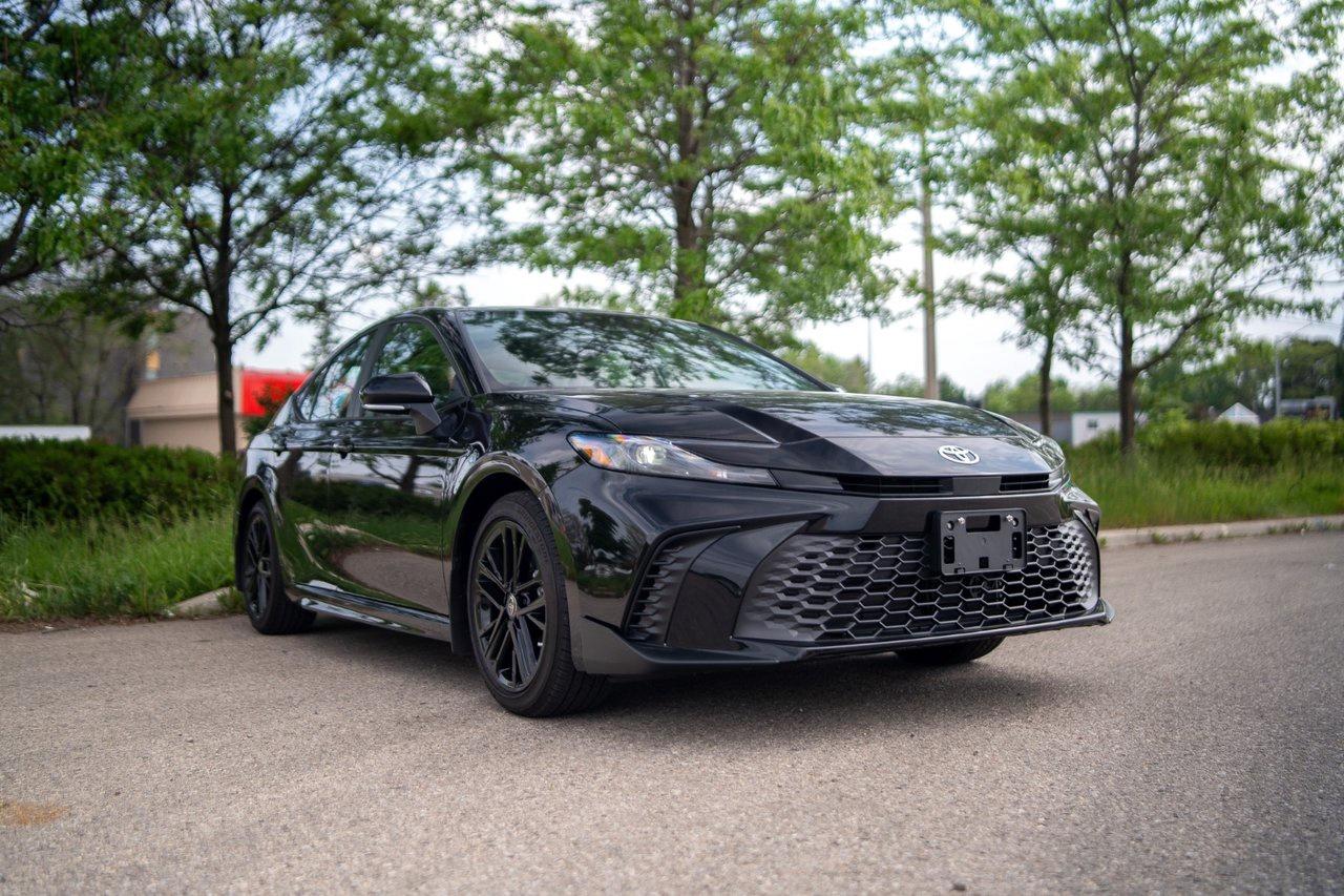 2026 Toyota Camry SE Upgrade AWD Photo2