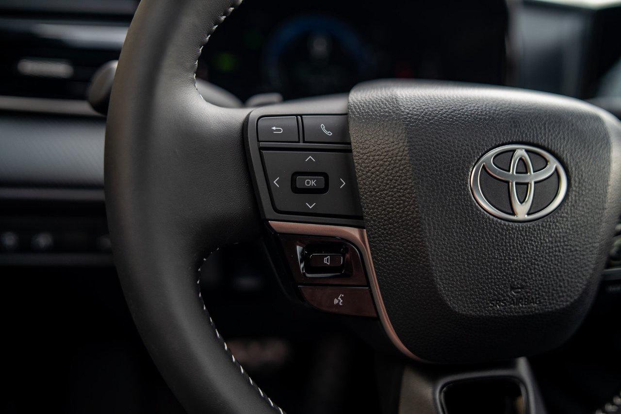 2026 Toyota Camry SE Upgrade AWD Photo