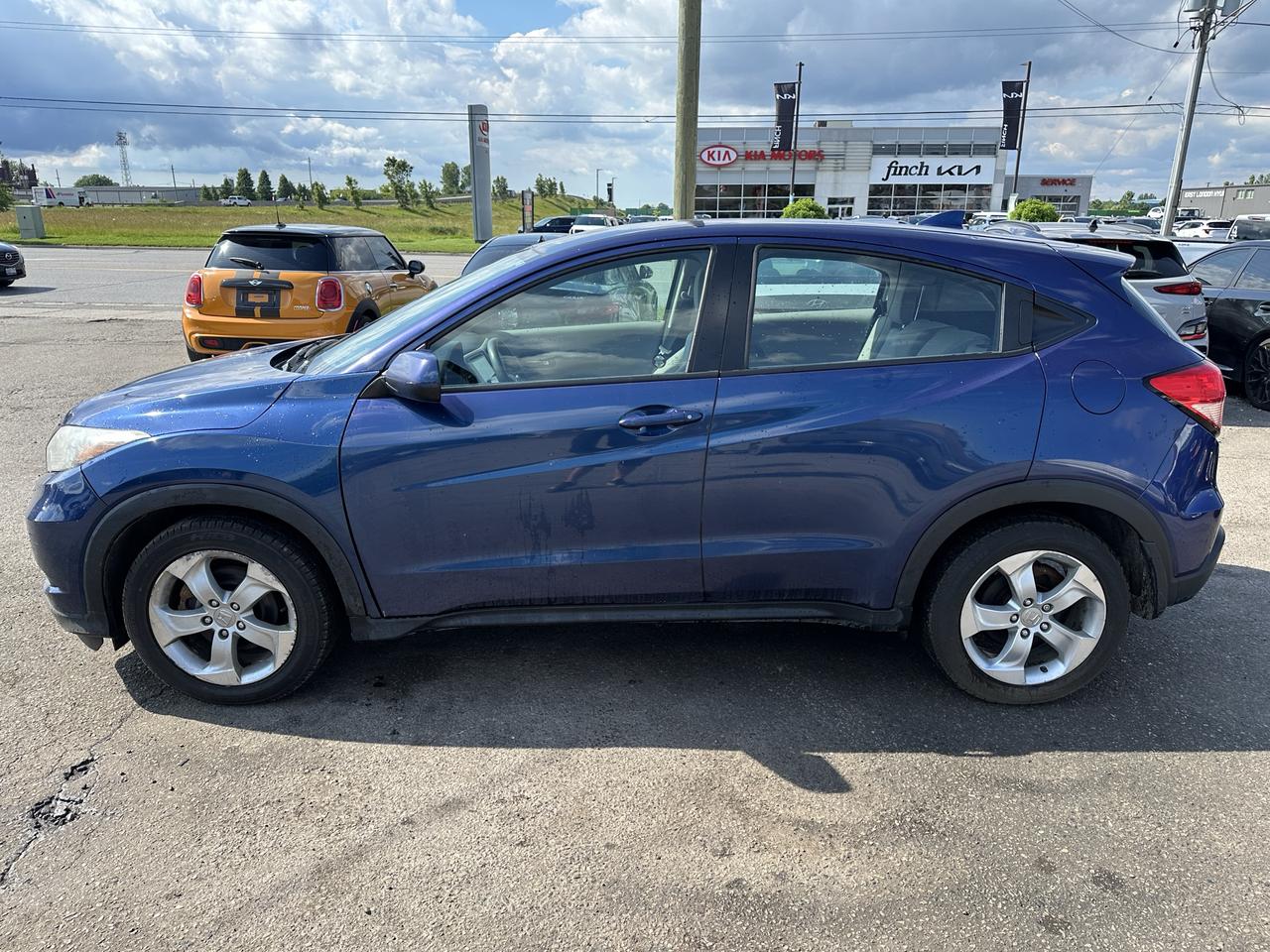 2016 Honda HR-V LX, WELL MAINTAINED, FUEL EFFICENT, CERTIFIED Photo