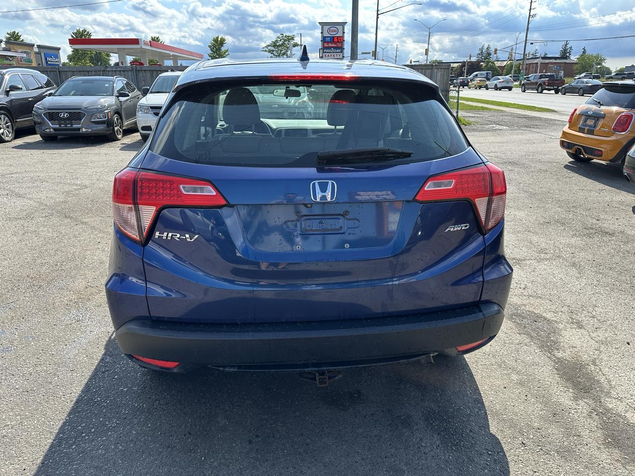 2016 Honda HR-V LX, WELL MAINTAINED, FUEL EFFICENT, CERTIFIED Photo