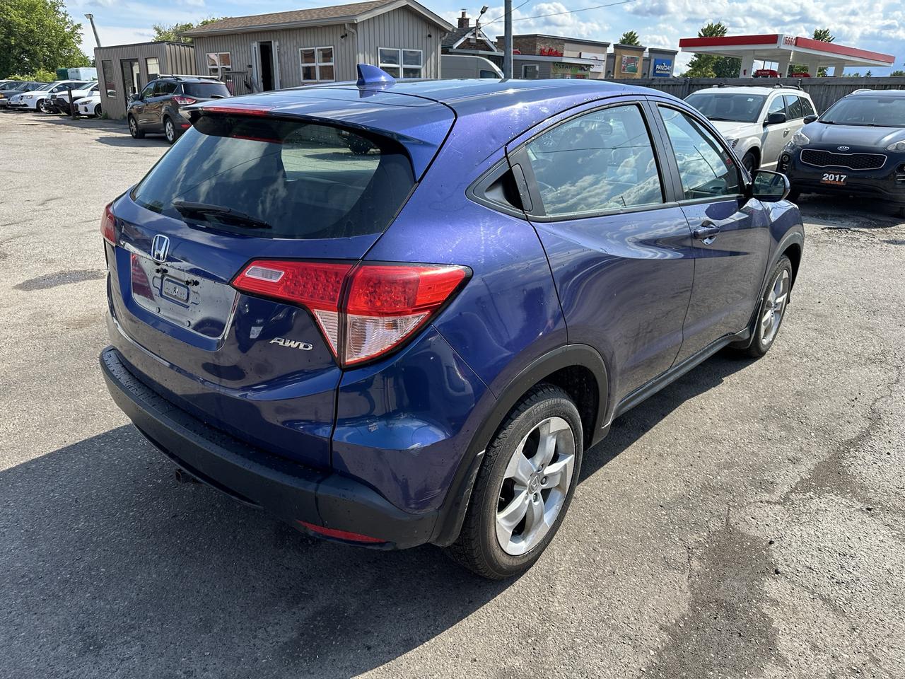 2016 Honda HR-V LX, WELL MAINTAINED, FUEL EFFICENT, CERTIFIED Photo