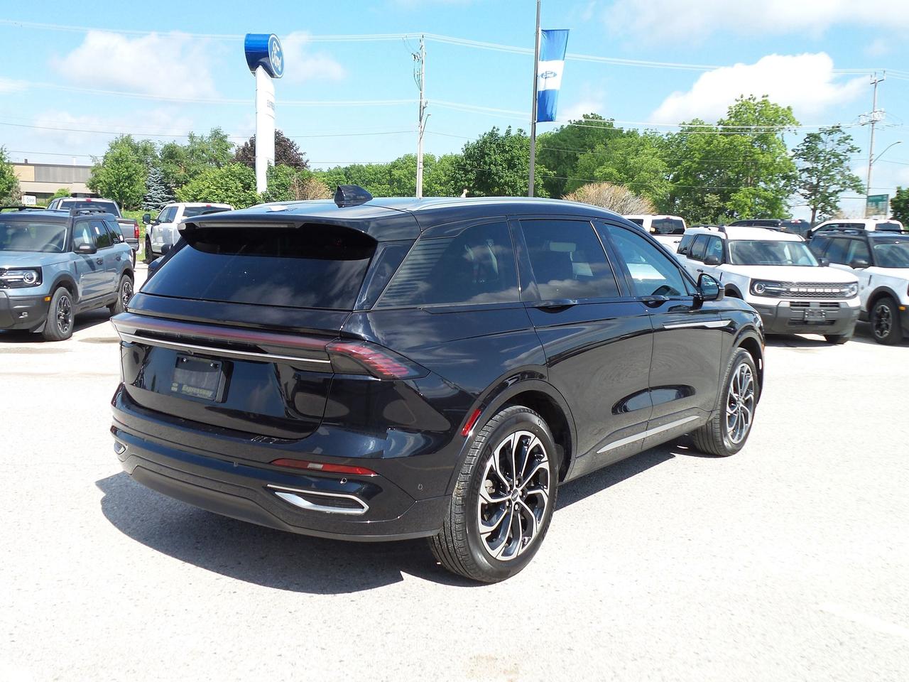 2024 Lincoln Nautilus LOCAL TRADE! LOADED 202A, LEATHER, HYBRID, 21"RIMS Photo4