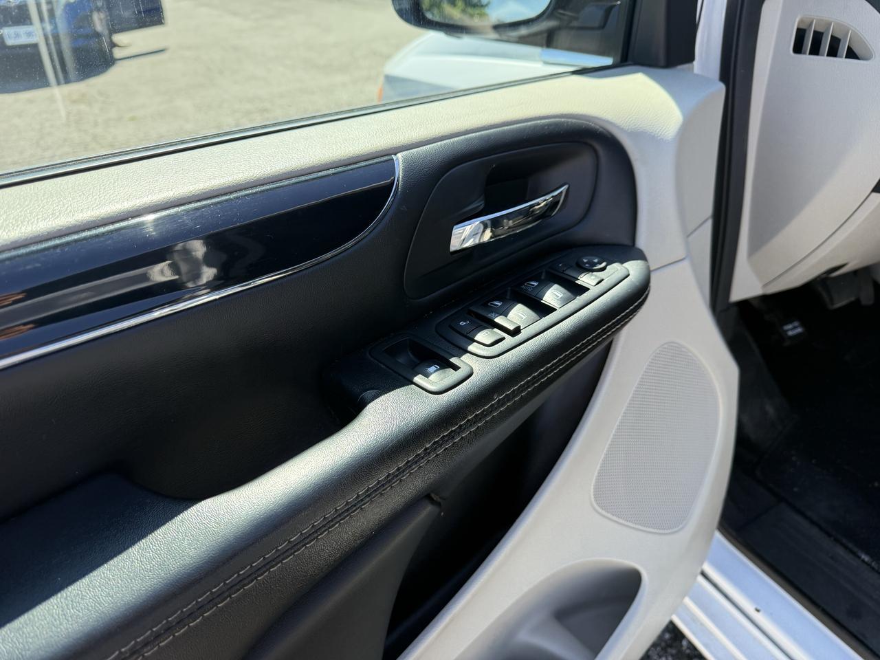 2019 Dodge Grand Caravan SXT Premium Plus AS IS SPECIAL Photo