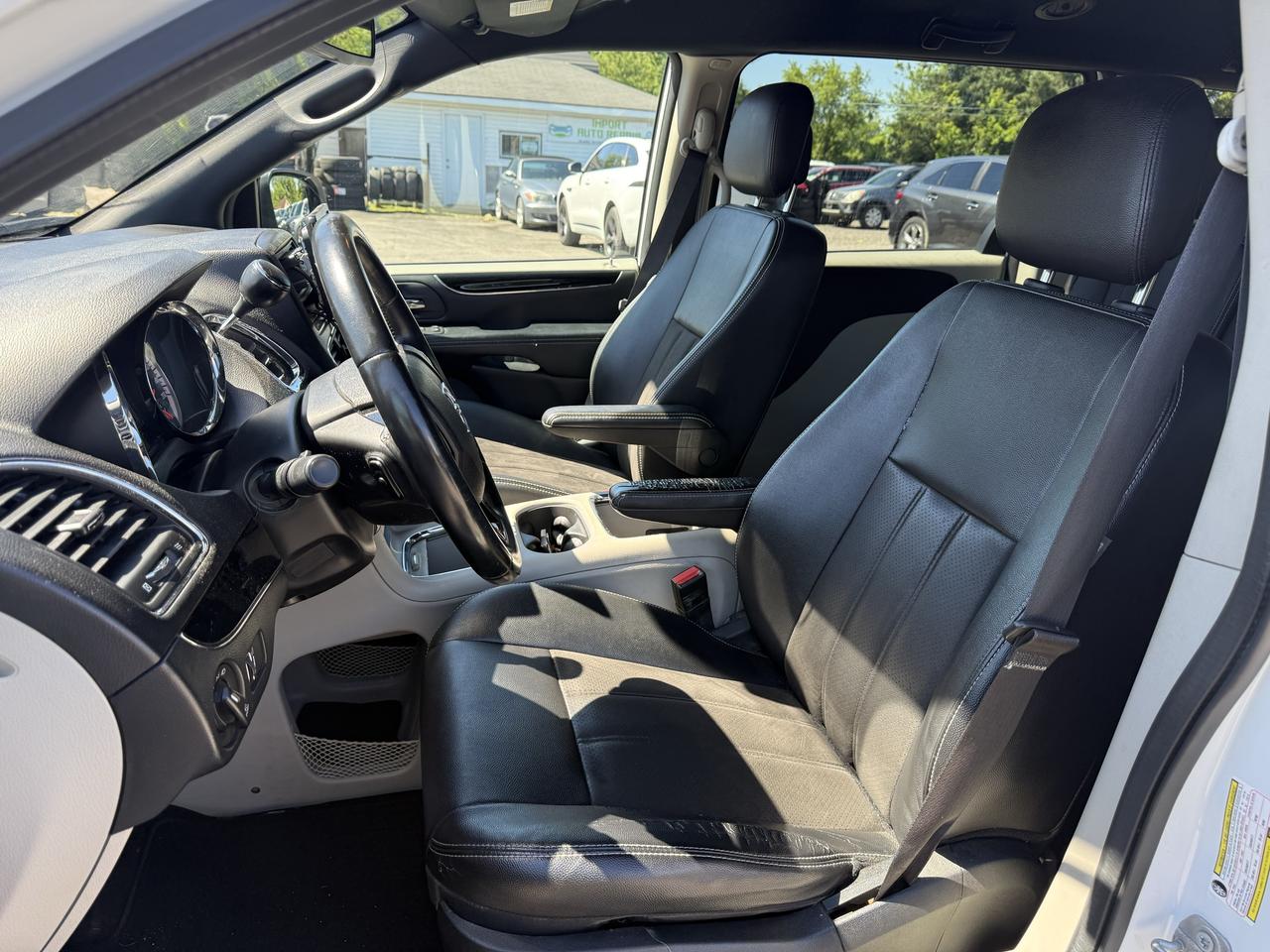 2019 Dodge Grand Caravan SXT Premium Plus AS IS SPECIAL Photo