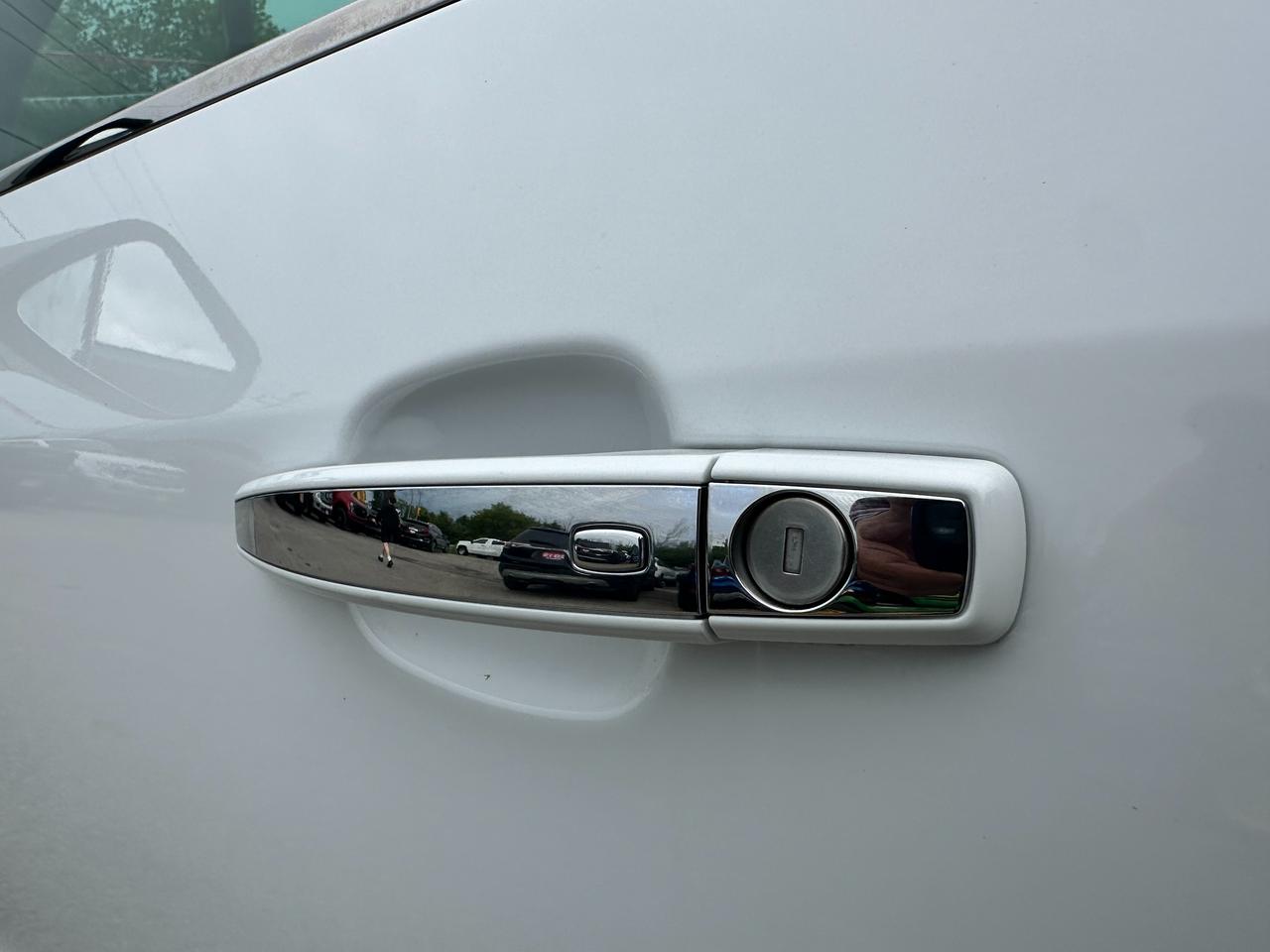 2019 Buick Encore SportTouring Heated Cloth RemStart FM/XM A/C Alloy Photo