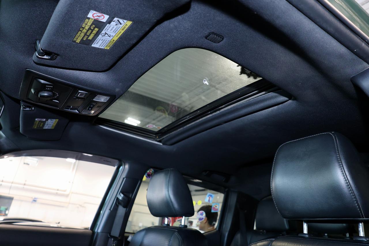 2021 Toyota Tacoma 3.5L V6 - LEATHER|SUNROOF|NAVIGATION|CAMERA Photo