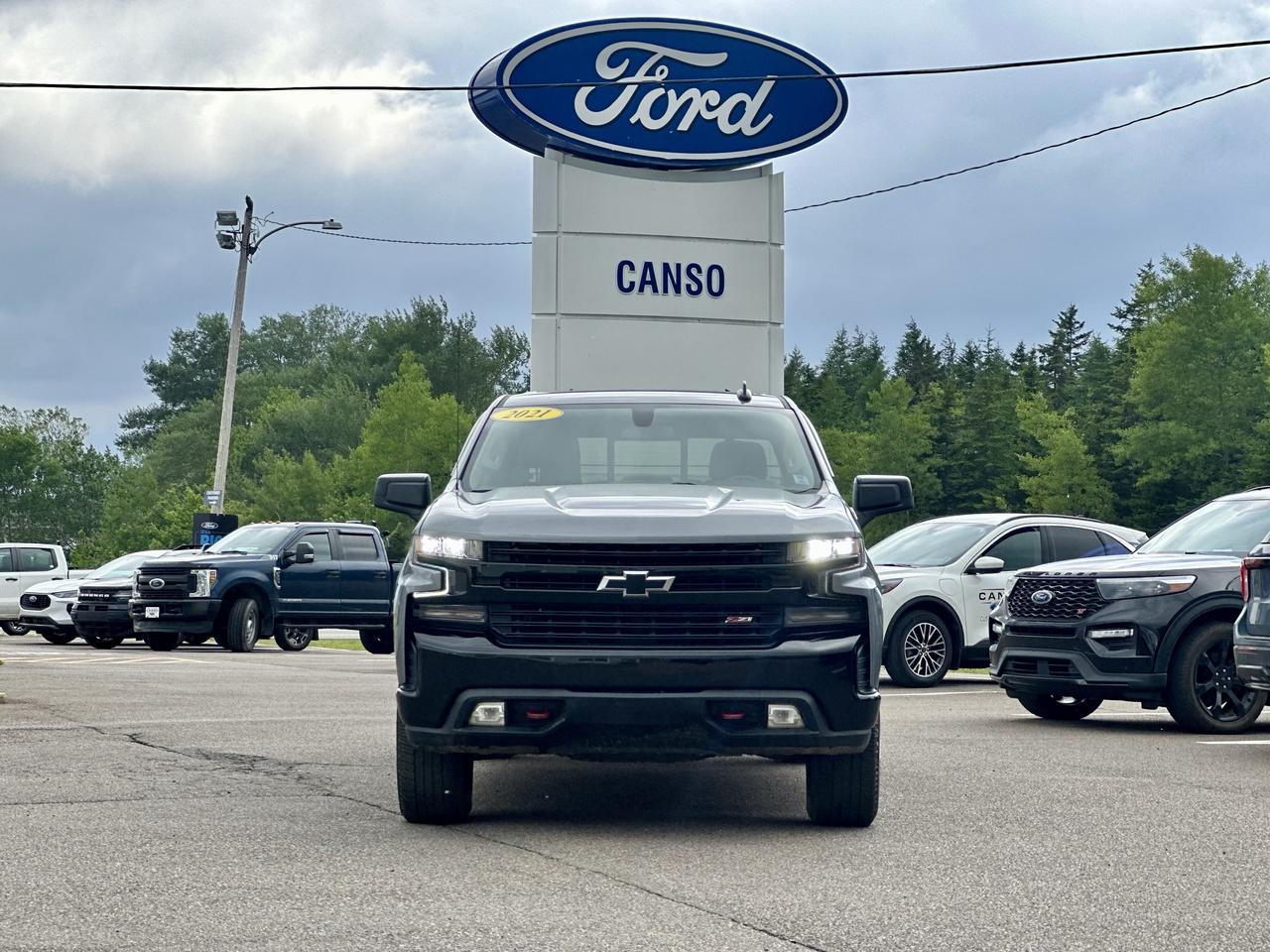 2021 Chevrolet Silverado LT TRAIL BOSS CREW 4WD Photo1