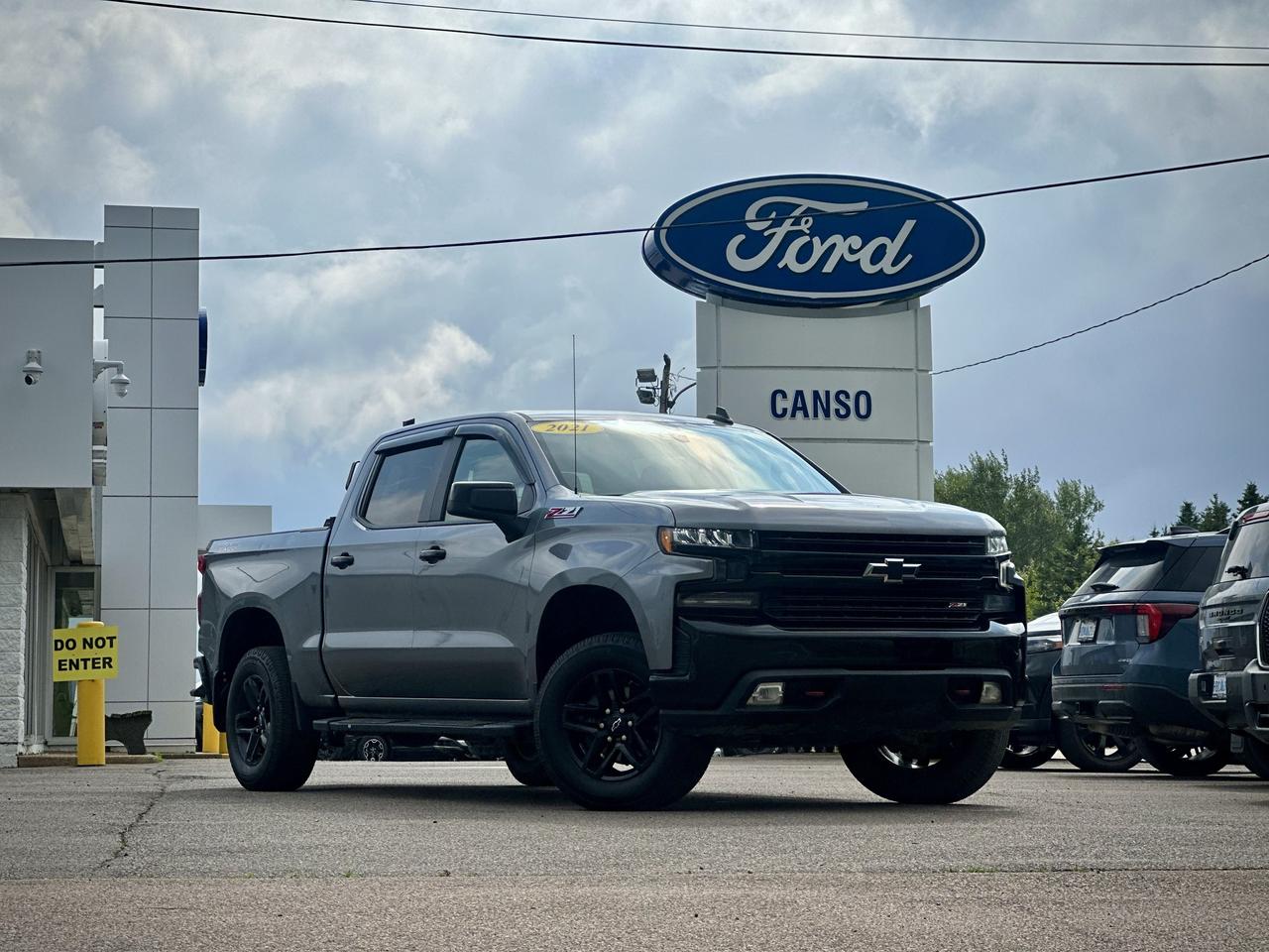 2021 Chevrolet Silverado LT TRAIL BOSS CREW 4WD Photo0