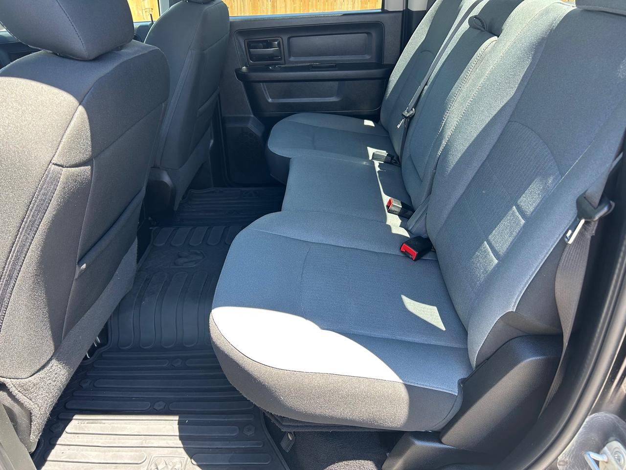 2021 RAM 1500 Classic EXPRESS Photo