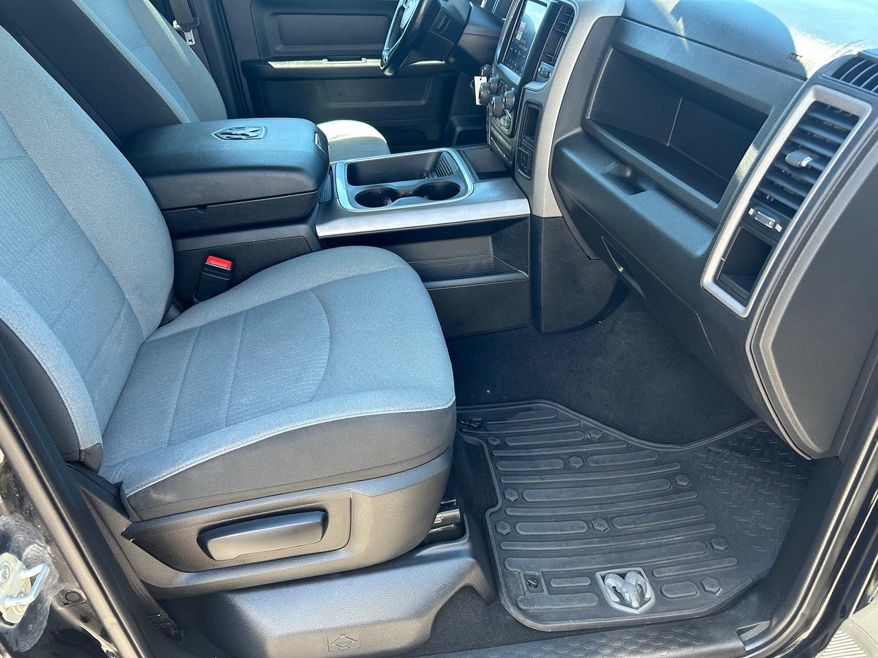 2021 RAM 1500 Classic EXPRESS Photo