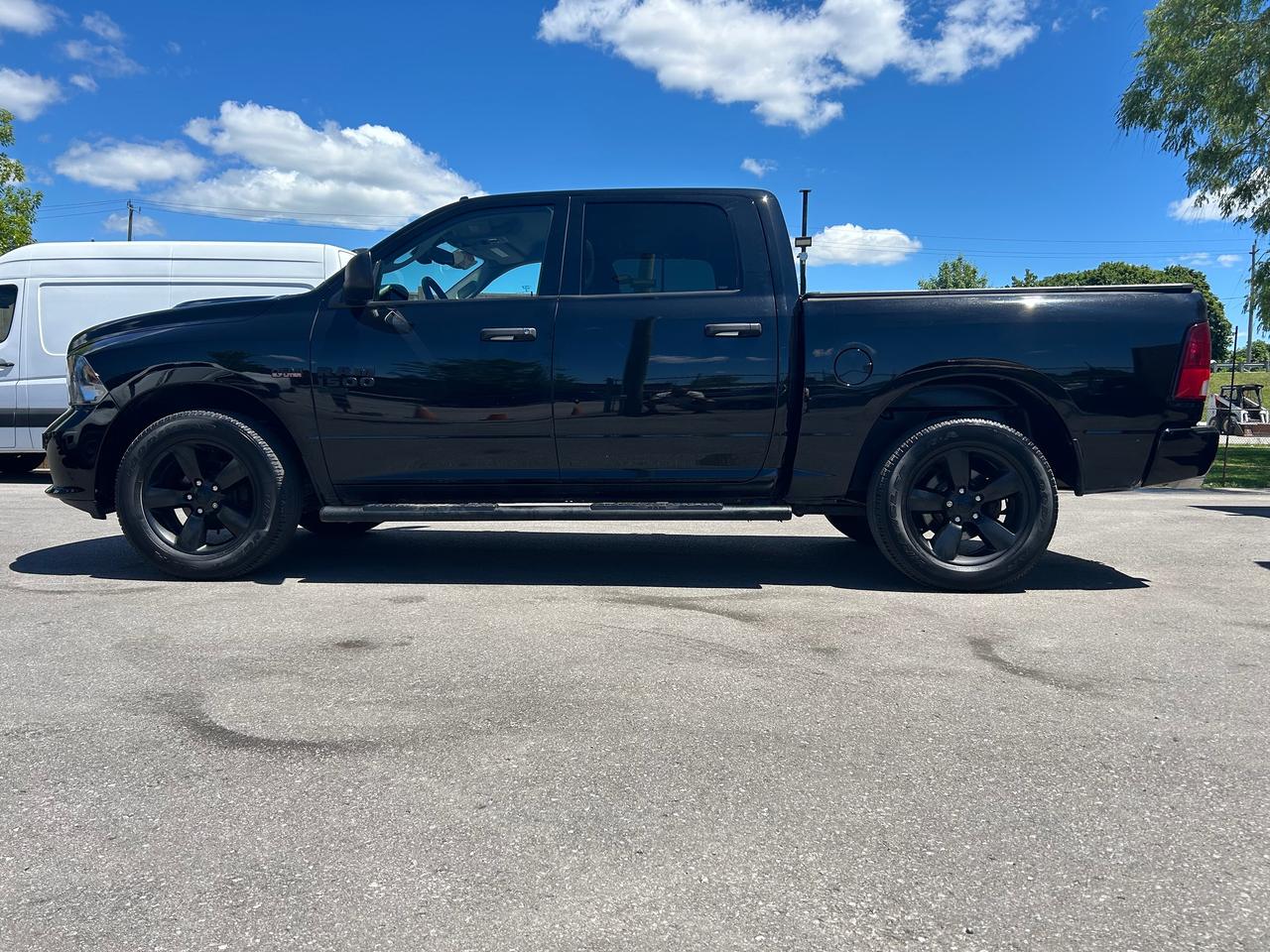2021 RAM 1500 Classic EXPRESS Photo