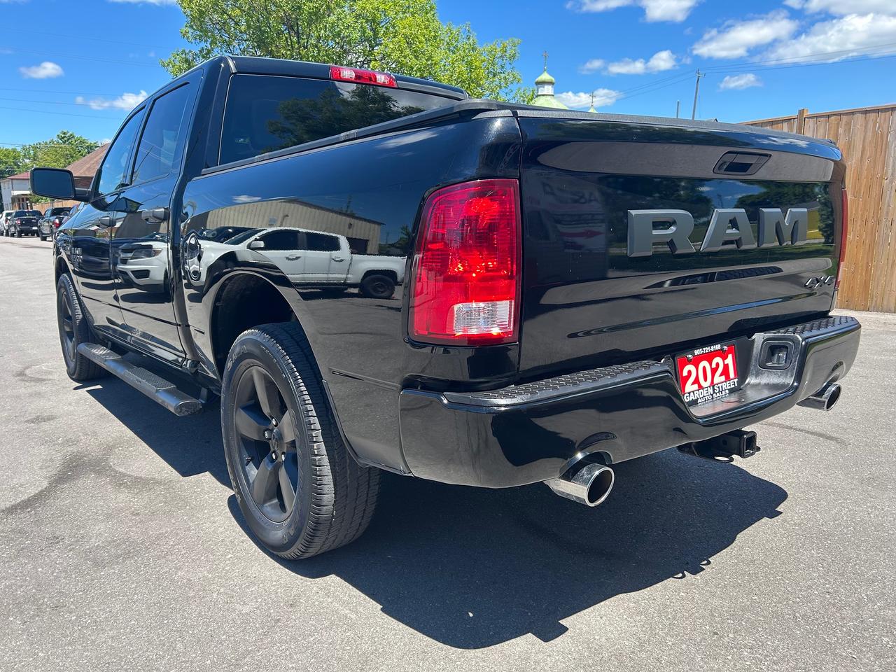 2021 RAM 1500 Classic EXPRESS Photo