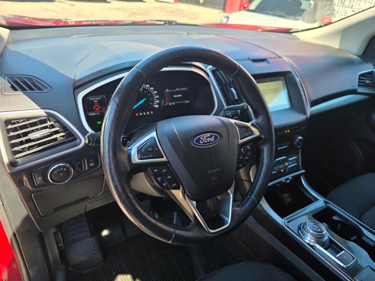 2019 Ford Edge SEL AWD Photo
