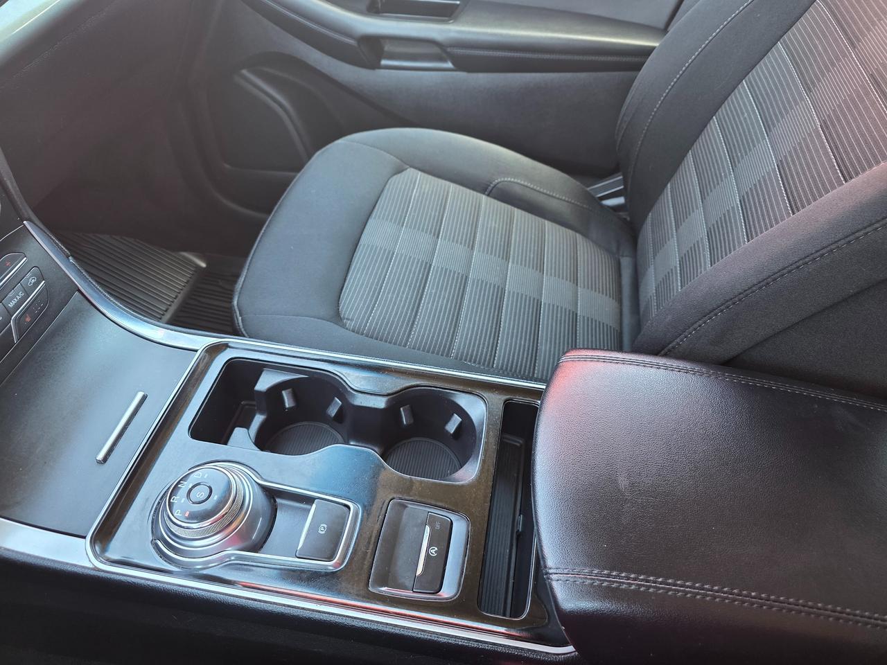 2019 Ford Edge SEL AWD Photo