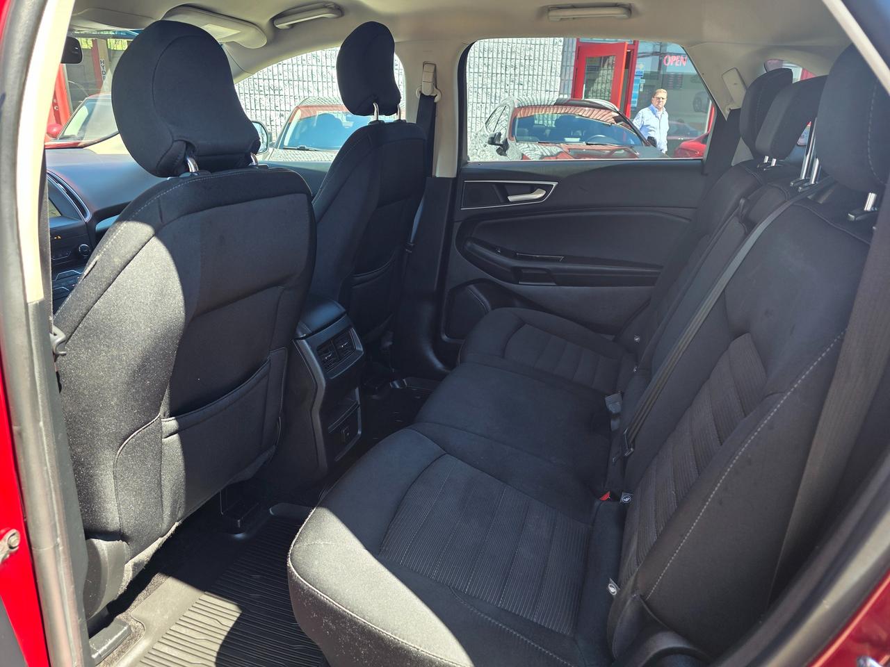 2019 Ford Edge SEL AWD Photo