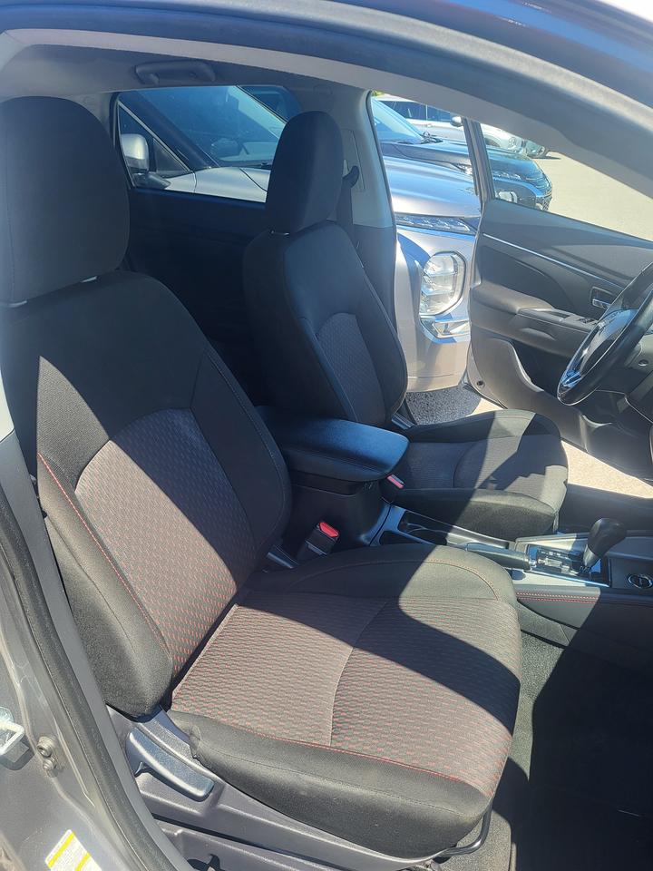 2018 Mitsubishi RVR SE Photo