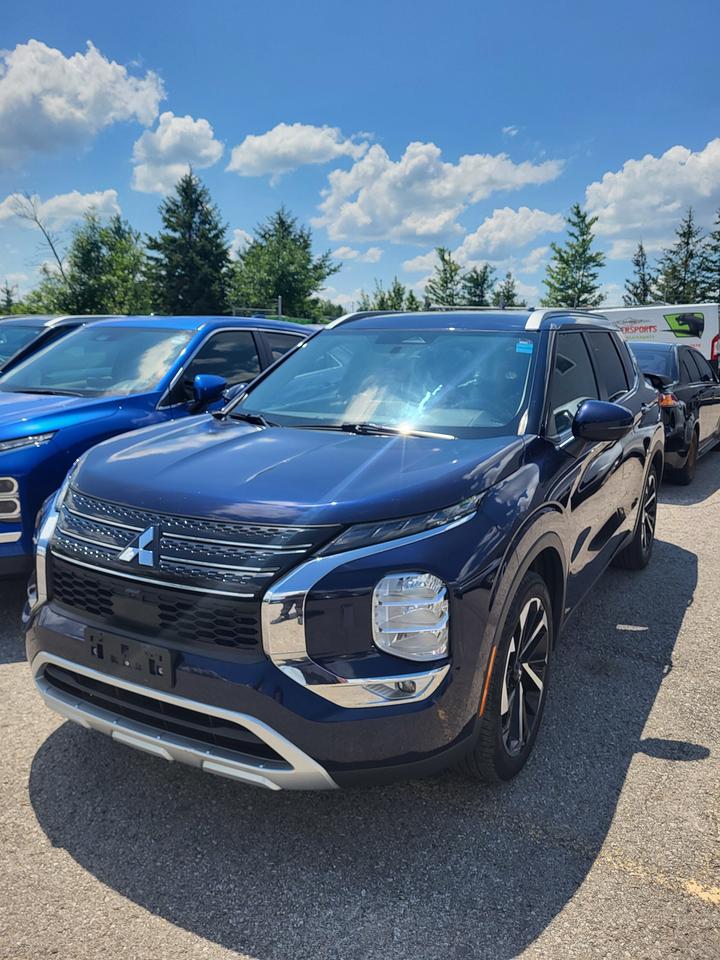Used 2022 Mitsubishi Outlander LE for sale in Barrie, ON