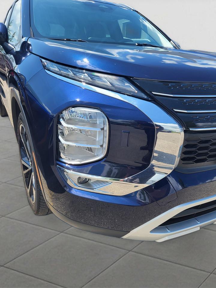2022 Mitsubishi Outlander LE Photo