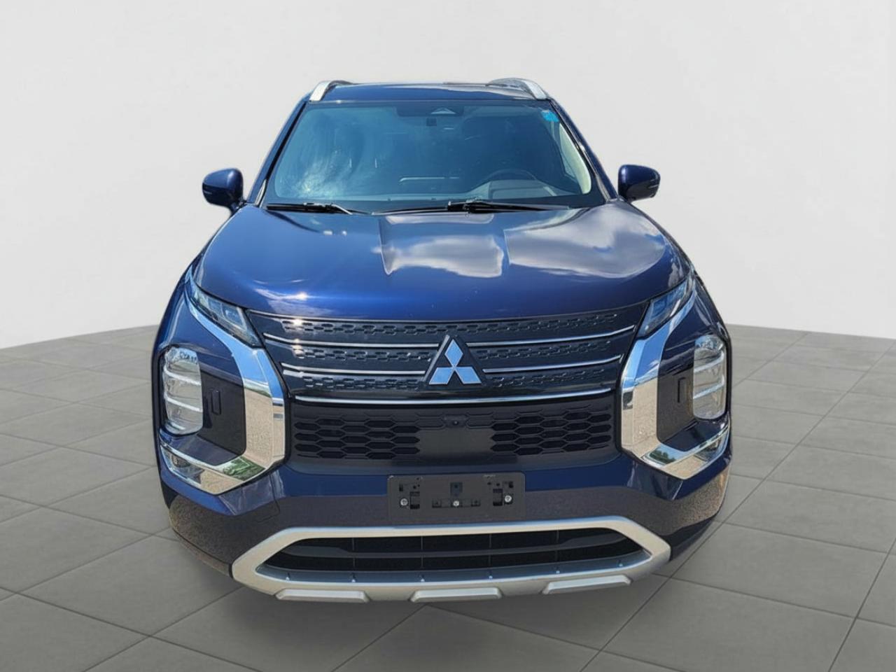 2022 Mitsubishi Outlander LE Photo